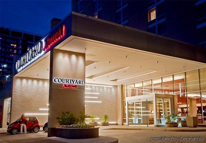 Отель Courtyard By Marriott Bethesda Chevy Chase Экстерьер фото