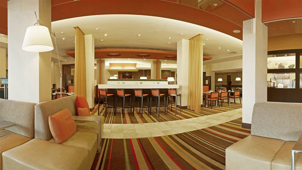 Отель Courtyard By Marriott Bethesda Chevy Chase Экстерьер фото