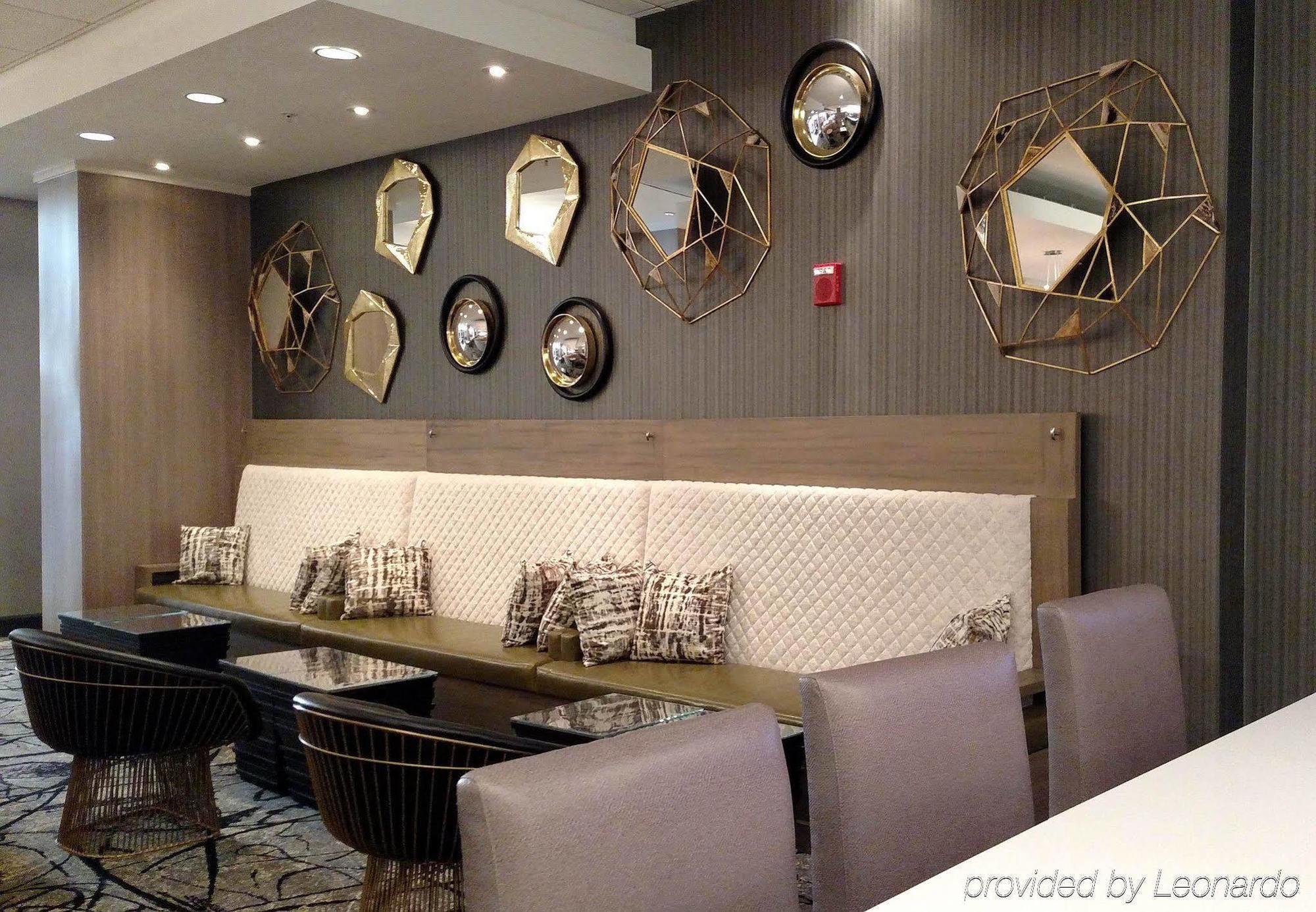 Отель Courtyard By Marriott Bethesda Chevy Chase Экстерьер фото