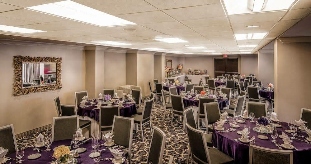 Отель Courtyard By Marriott Bethesda Chevy Chase Экстерьер фото